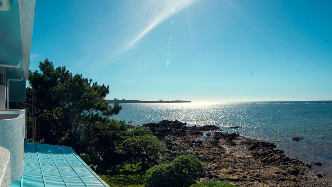 Sunset Beach House Okinawa Onna Exterior foto